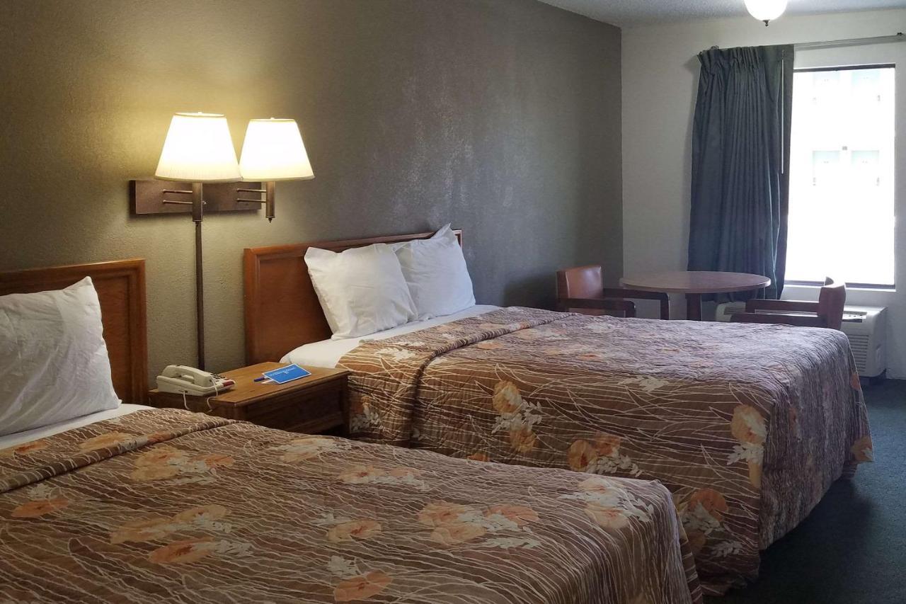 Travelers Inn & Suites Sumter ภายนอก รูปภาพ