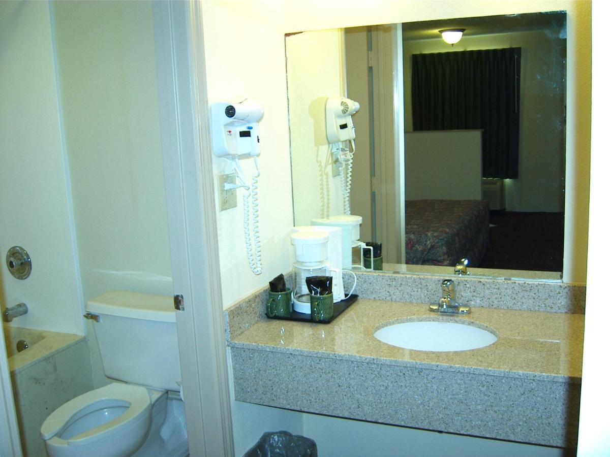 Travelers Inn & Suites Sumter ภายนอก รูปภาพ